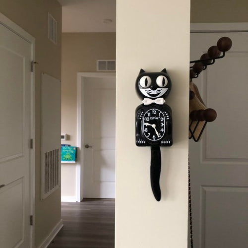The Classic Black Cat clock
